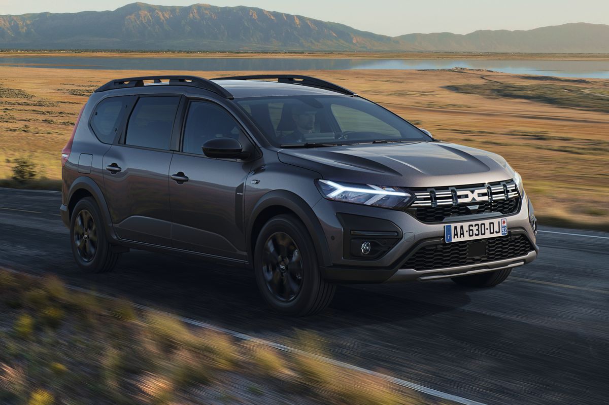feature-DACIA_Jogger_HYBRID_140