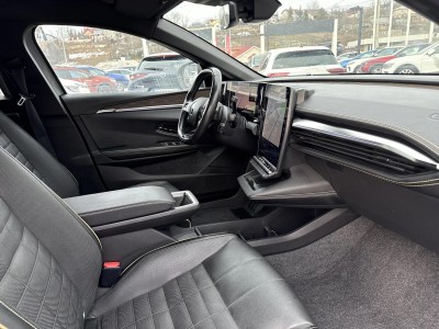 Renault Megane e-tech Iconic — Imagine 12
