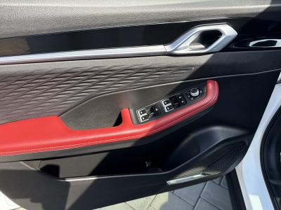 Geely Coolray — Imagine 19