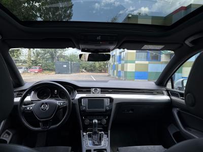 Volkswagen Passat GTE — Imagine 11