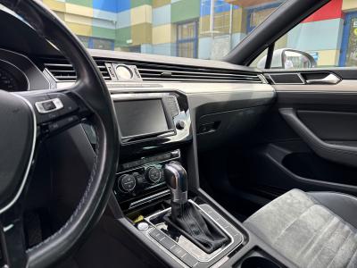Volkswagen Passat GTE — Imagine 15