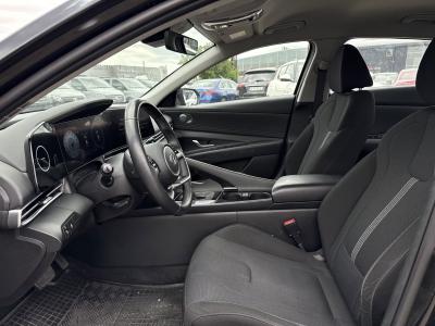 Hyundai Elantra — Imagine 13