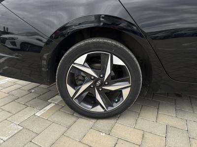 Hyundai Elantra — Imagine 16