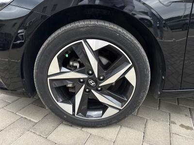 Hyundai Elantra — Imagine 18