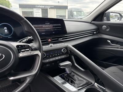 Hyundai Elantra — Imagine 19