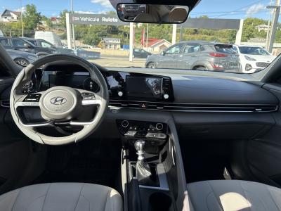 Hyundai Elantra — Imagine 11