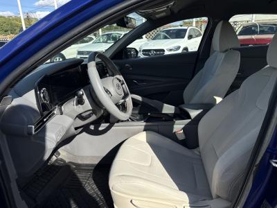 Hyundai Elantra — Imagine 13