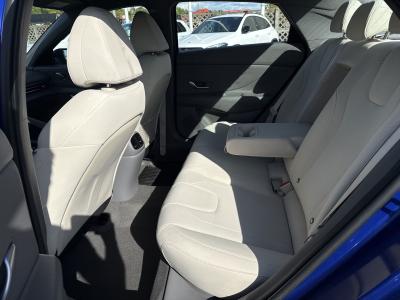 Hyundai Elantra — Imagine 14