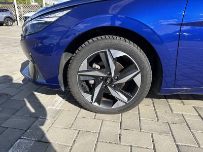 Hyundai Elantra — Imagine 18