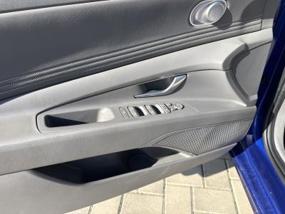 Hyundai Elantra — Imagine 19