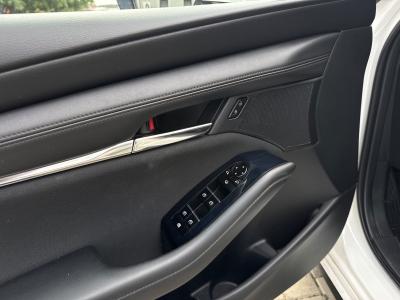 Mazda 3 — Imagine 19