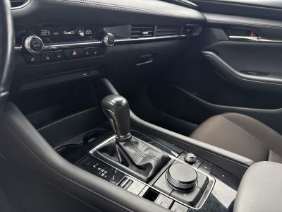 Mazda 3 — Imagine 20