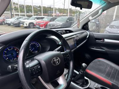 Toyota Hilux — Imagine 11
